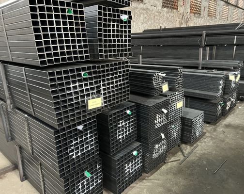 4 &quot;x 4&quot; A36 ก๊าบอนสแตนเลสท่อท่อหมุนร้อน welded สี่เหลี่ยมส่วนรู